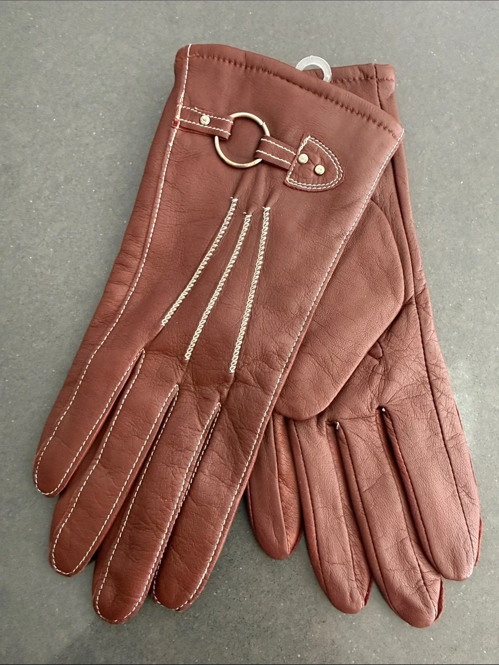 Elegant Brown Leather Women's Gloves with Ring Detail. Size M